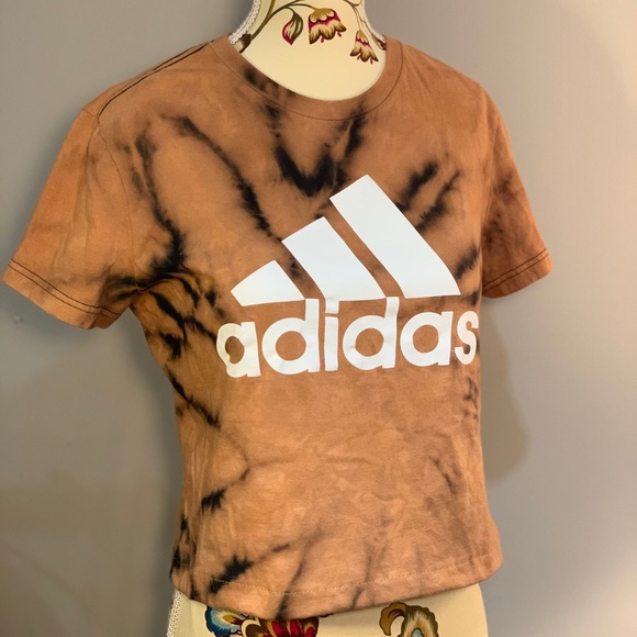 ADIDAS cropped tee